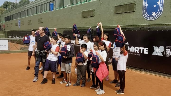 Alunos do Núcleo Marinha do Brasil prestigiam torneio internacional de tênis